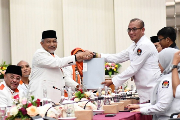 PKS Daftarkan Bakal Caleg ke KPU, Tagar #PKSNomor8 Menggema