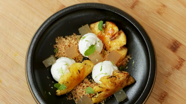 Cocok Dikonsumsi saat Cuaca Terik, Yuk Bikin Pineapple Dessert
