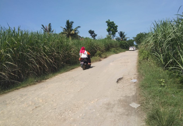 10 Tahun Lebih Jalan Menuju Wisata Malang Selatan Rusak Tak Ada Perhatian