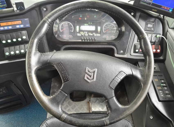 Bus Listrik Mobil Anak Bangsa, Punya Dashboard Canggih dengan Tombol dan Display Unik