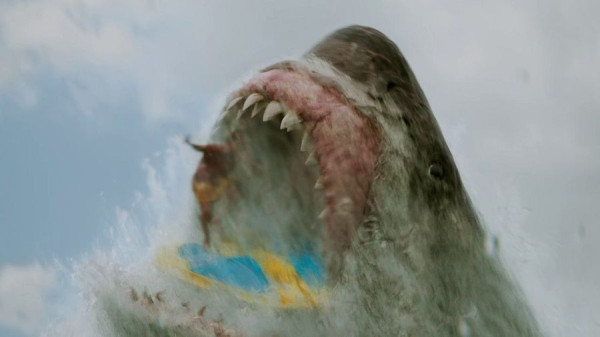 Nyata atau Imajinasi, Adegan Megalodon Makan Dinosaurus T-Rex di Trailer Film Meg 2