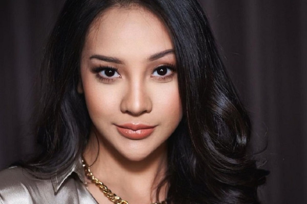 6 Nama Asli Artis Indonesia, dari Samijan hingga Syurkianih