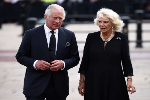6 Kebiasaan Aneh Raja Charles III, Terakhir untuk Teman Tidur