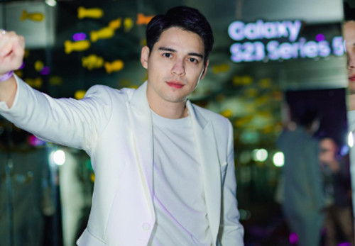 5 Potret Ganteng Maxime Bouttier, Aktor yang Dirumorkan Jadi Pacar Brondong Luna Maya