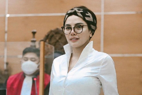 7 Artis dengan Tato di Bagian Sensitif, Nomor 5 Bergambar Pistol di Sekitar Dada