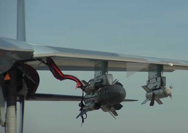 Tanpa Melihat, Pesawat Su-35 Rusia Tembak Jatuh Helikopter Mi-8 Ukraina