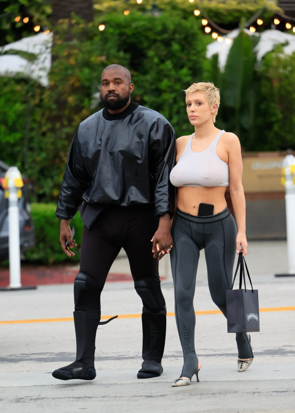 Makan Malam Bareng Kanye West, Penampilan Bianca Censori Jadi Sorotan