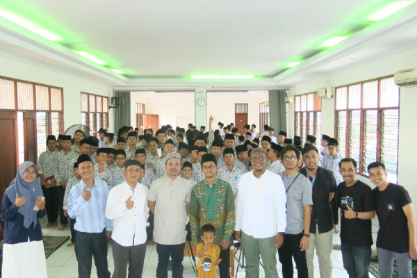 SINDOnews Goes to Pesantren Gelar Pelatihan Jurnalistik di PP Darus-Sunnah Ciputat
