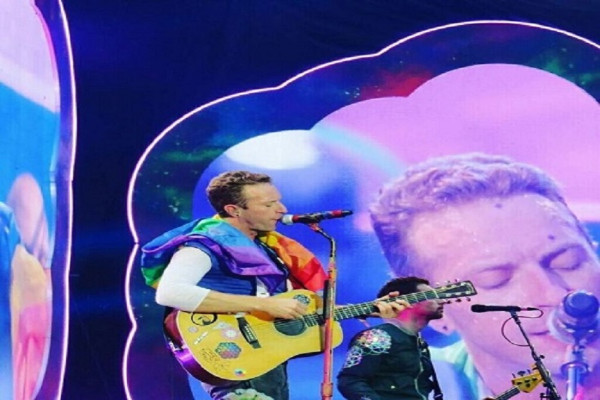 Apakah Coldplay Pendukung LGBT, Ini Fakta-faktanya