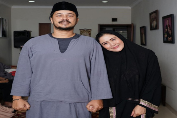 7 Pasangan Artis Jadi Suami Istri di Sinetron dan Dunia Nyata, Nomor 4 Awet Muda