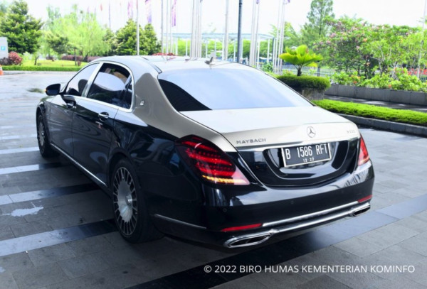 Fantastis! Mobil Mercedes-Maybach S650 Milik Johnny G Plate Harganya Tembus Rp7 Miliar