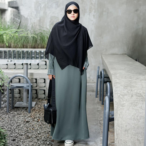 5 Potret Natasha Rizki yang Digugat Cerai Desta, Cantik dengan Hijab