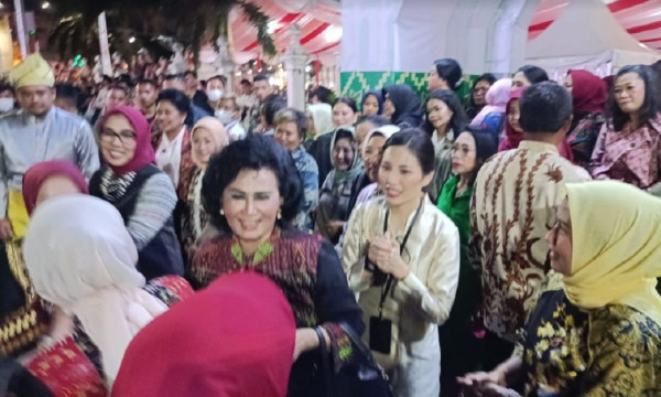 Wamenparekraf Angela Tanoesoedibjo Buka Festival Kebudayaan Gelar Melayu Serumpun 2023 di Medan