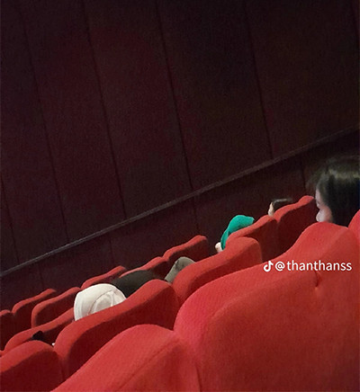 Viral! Foto Pria yang Diduga Desta Rangkul Gege Elisa di Bioskop
