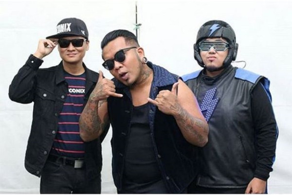 6 Artis yang Berpoligami tapi Harmonis, Nomor 4 Tetap Rukun Meski Dimadu 15 Tahun