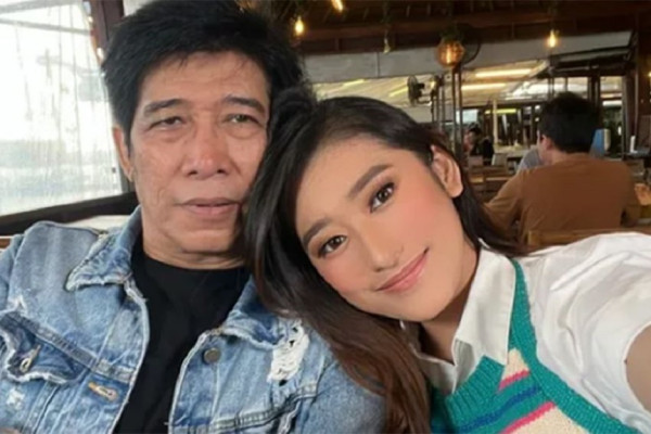 6 Artis yang Berpoligami tapi Harmonis, Nomor 4 Tetap Rukun Meski Dimadu 15 Tahun