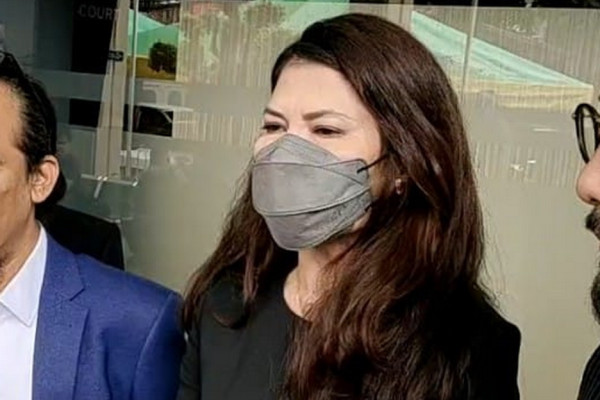 9 Artis Cantik Blasteran yang Putuskan Jadi Mualaf, Nomor 7 Tertarik dengan Islam saat Hadiri Tahlilan