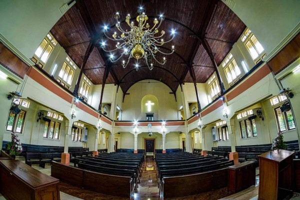 Sejarah Gereja Zebaoth Bogor, Gedung Bergaya Eropa yang Dibangun Gubernur Hindia Belanda Tahun 1920