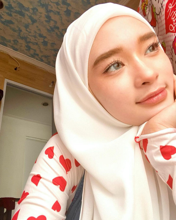 Inara Rusli Bagikan Foto Tanpa Cadar, Netizen Ramai-Ramai Puji Kecantikannya: Masya Allah