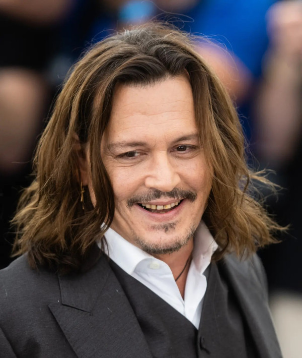 Penampilan Johnny Depp di Cannes Film Festival Jadi Sorotan, Giginya Diduga Busuk