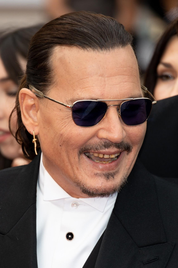 Penampilan Johnny Depp di Cannes Film Festival Jadi Sorotan, Giginya Diduga Busuk