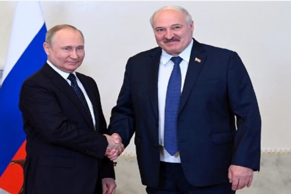 3 Tingkah Aneh Putin yang Menunjukkan Kesehatannya Memburuk