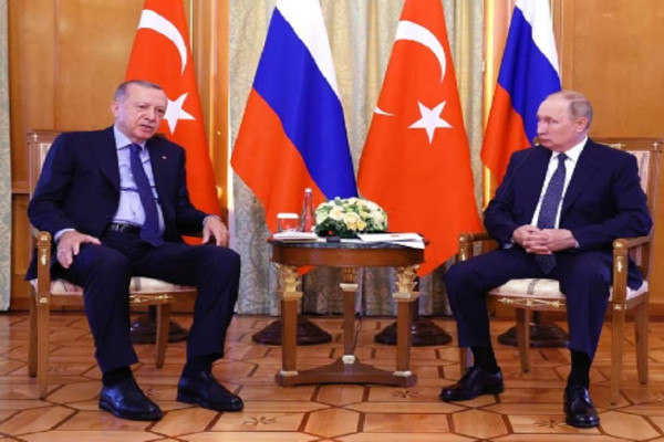 3 Tingkah Aneh Putin yang Menunjukkan Kesehatannya Memburuk