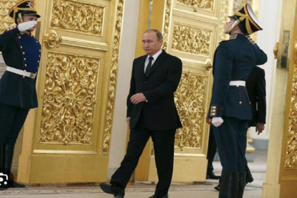 3 Tingkah Aneh Putin yang Menunjukkan Kesehatannya Memburuk