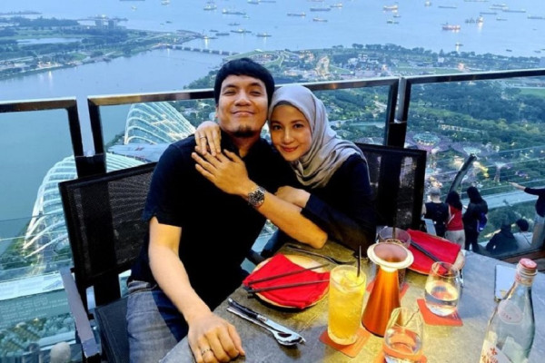6 Pundi-pundi Kekayaan Desta, Nomor 4 Endorsement Pada Antre