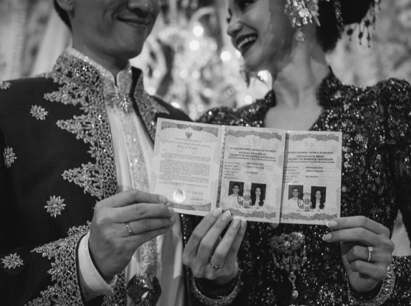 5 Potret Pernikahan Enzy Storia dan Molen Kasetra yang Mengusung Adat Minang
