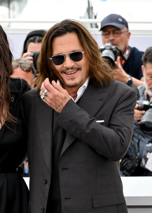 Penampilan Johnny Depp di Cannes Film Festival Jadi Sorotan, Giginya Diduga Busuk