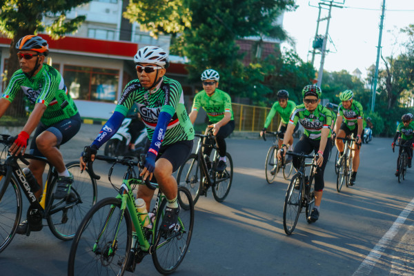 Mandalika Group Ride ke-8 GFNY Bali - IFG Life: Mengagumi Surga Dunia bagi Pesepeda