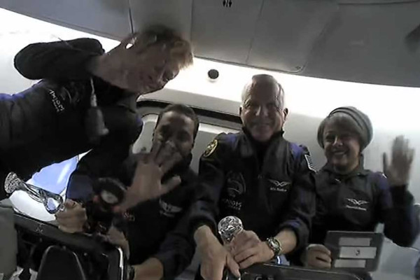 SpaceX Sukses Luncurkan Misi Astronot Pribadi Ax-2 ke ISS, Termasuk Astronot Wanita Arab Saudi Pertama