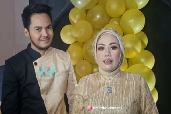 6 Pernikahan Artis Beda Usia Jauh Berujung Cerai, Nomor 5 Terpaut 25 Tahun