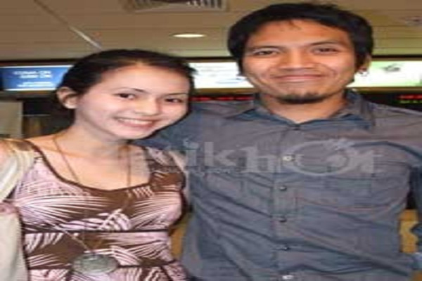 4 Mantan Kekasih Desta, Nomor 3 Foto Ciumannya Menghebohkan