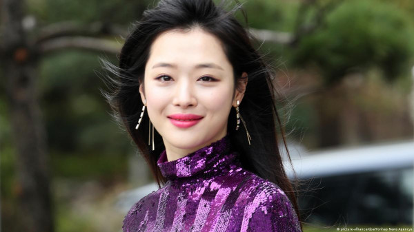 4 Fakta Serial Persona: Sulli, Karya Terakhir dari Idol K-Pop Sulli
