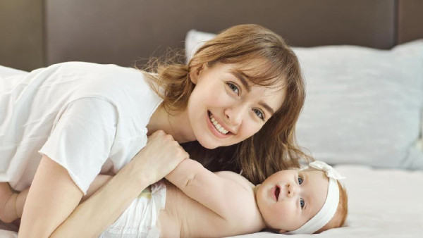 7 Masalah Wanita saat Baru Menyandang Status Ibu, Nomor 6 Pilih Karier Atau di Rumah Saja?
