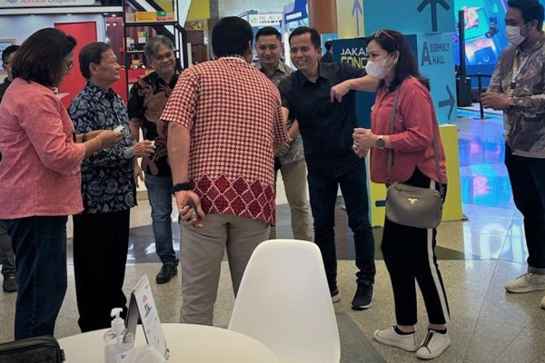 Manisnya Bisnis Asuransi dari Sektor Leasing