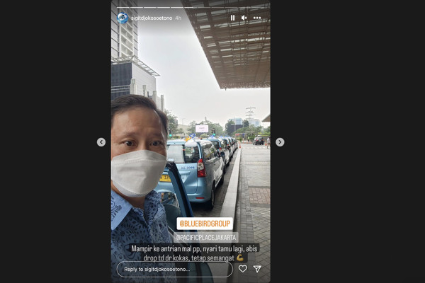 Potret Bos Blue Bird Nyamar Jadi Sopir Taksi: Mangkal di Kokas hingga ke Antrian Mal PP