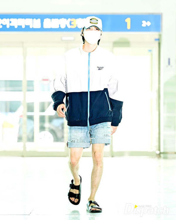 4 Potret Suga BTS OTW Indonesia untuk Konser, Santai dengan Celana Pendek dan Sandal