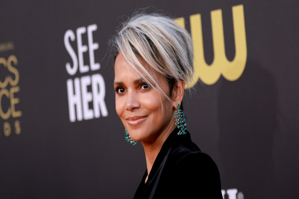 5 Fakta Halle Berry, Artis Pemeran Girl Bond yang Doyan Kawin Cerai