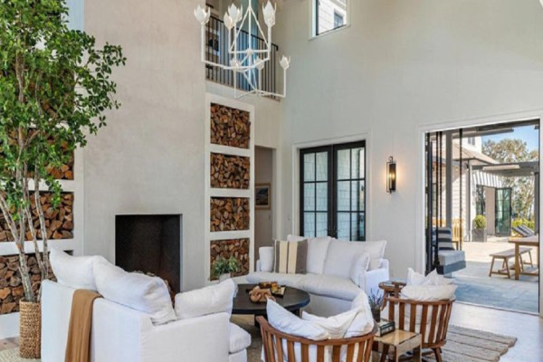 8 Fakta Rumah Mewah Chris Martin, Bergaya American Classic Seharga Rp220 Miliar Wow!