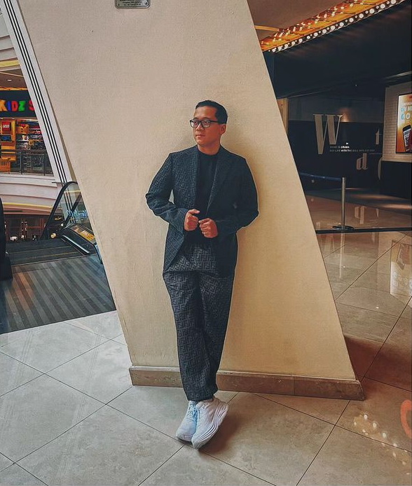 Rikkisi Sukses Bikin Penampilan Andi Rianto Jadi Lebih Muda dan Penuh Gaya