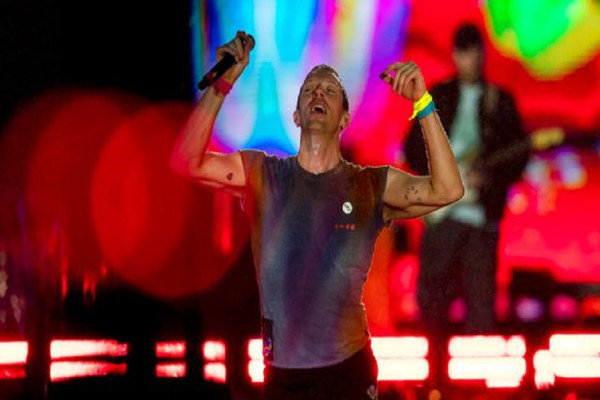 Pesan Tersirat Lagu “Yellow” Coldplay, Surat Cinta Berwujud Nada-Nada Romantis