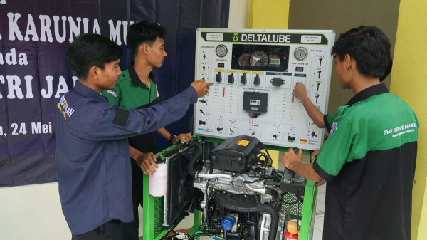 Mengenalkan Mesin K3-VE Mobil MPV kepada Siswa SMK