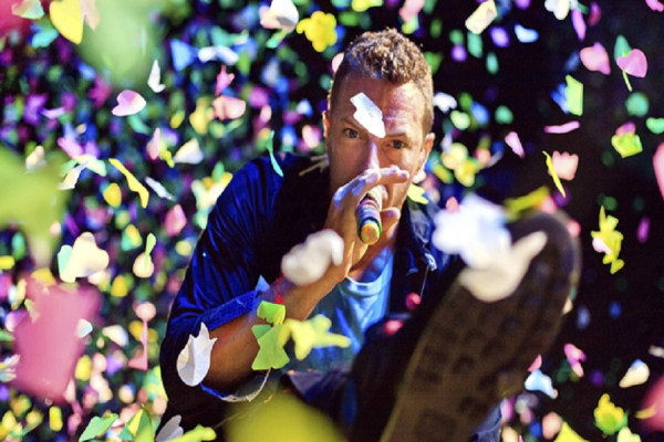 Pesan Tersirat Lagu “Yellow” Coldplay, Surat Cinta Berwujud Nada-Nada Romantis