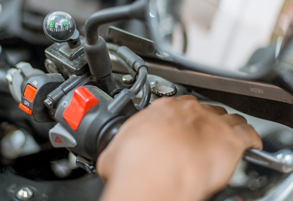 Kenali 8 Tanda Aki Motor Perlu Diganti