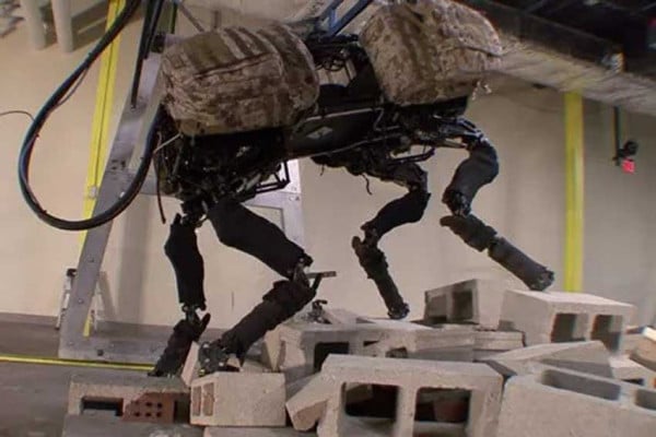 5 Robot Aneh tapi Sangat Berguna, Nomor 3 Punya Kemampuan Amfibi