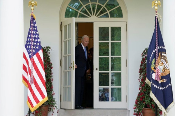 8 Tingkah Aneh Presiden AS Joe Biden, No 2 Gaya Makannya seperti Anak Kecil