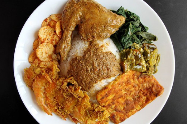 6 Fakta Unik Nasi Padang, Nomor 5 Porsi Lebih Banyak Jika Dibungkus